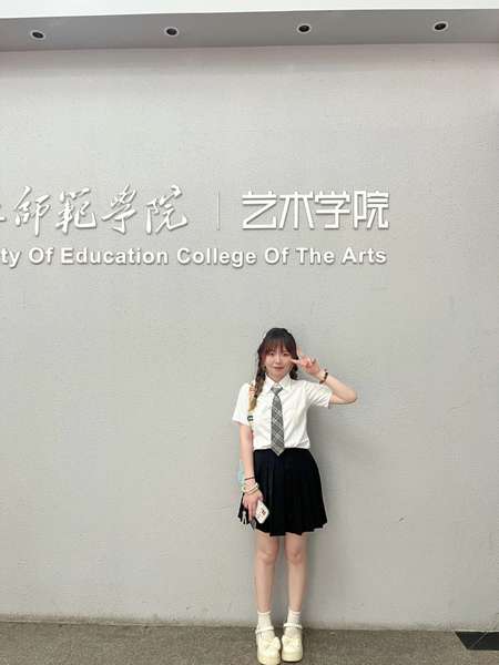 校级素质大学生 朱静颖